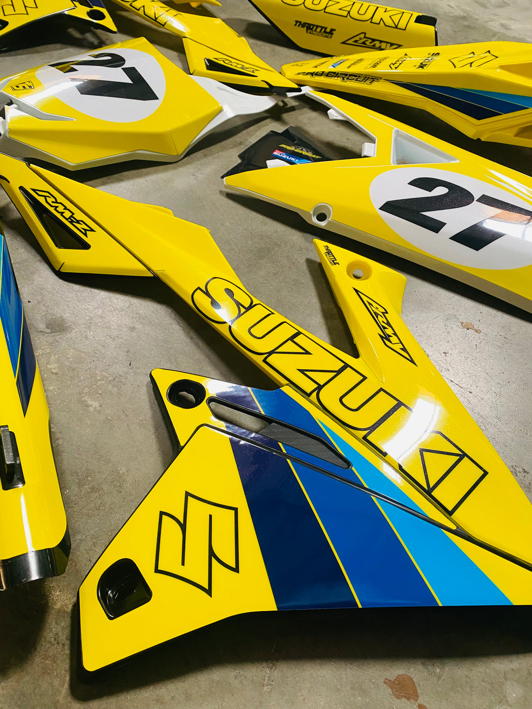 GRAPHICS AND PLASTIC SUZUKI 2019-2026 RMZ250 2018-2026 RMZ450 RM-Z