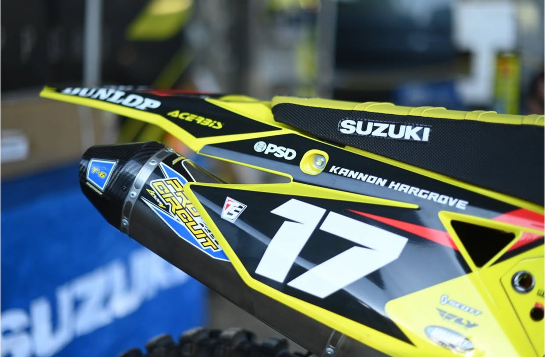 SUZUKI AMATEUR GRAPHIC KIT - 2026 – Throttle Syndicate