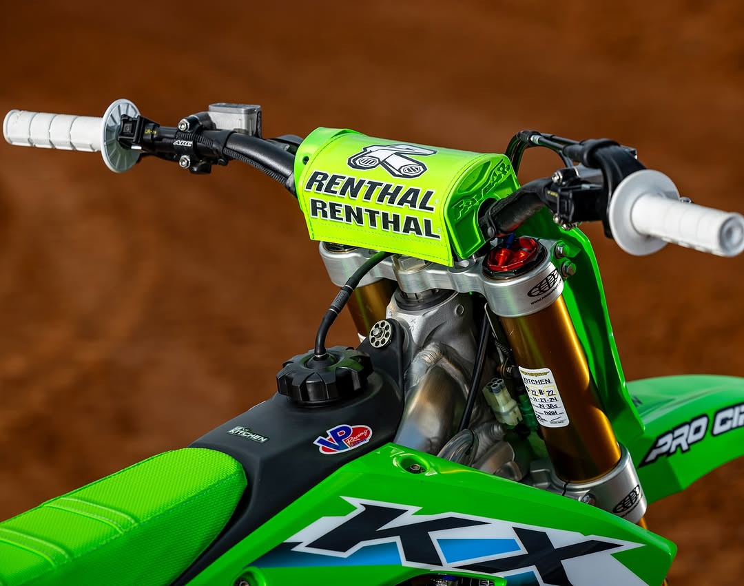 72358F75-E3DA-4669-A8DE-