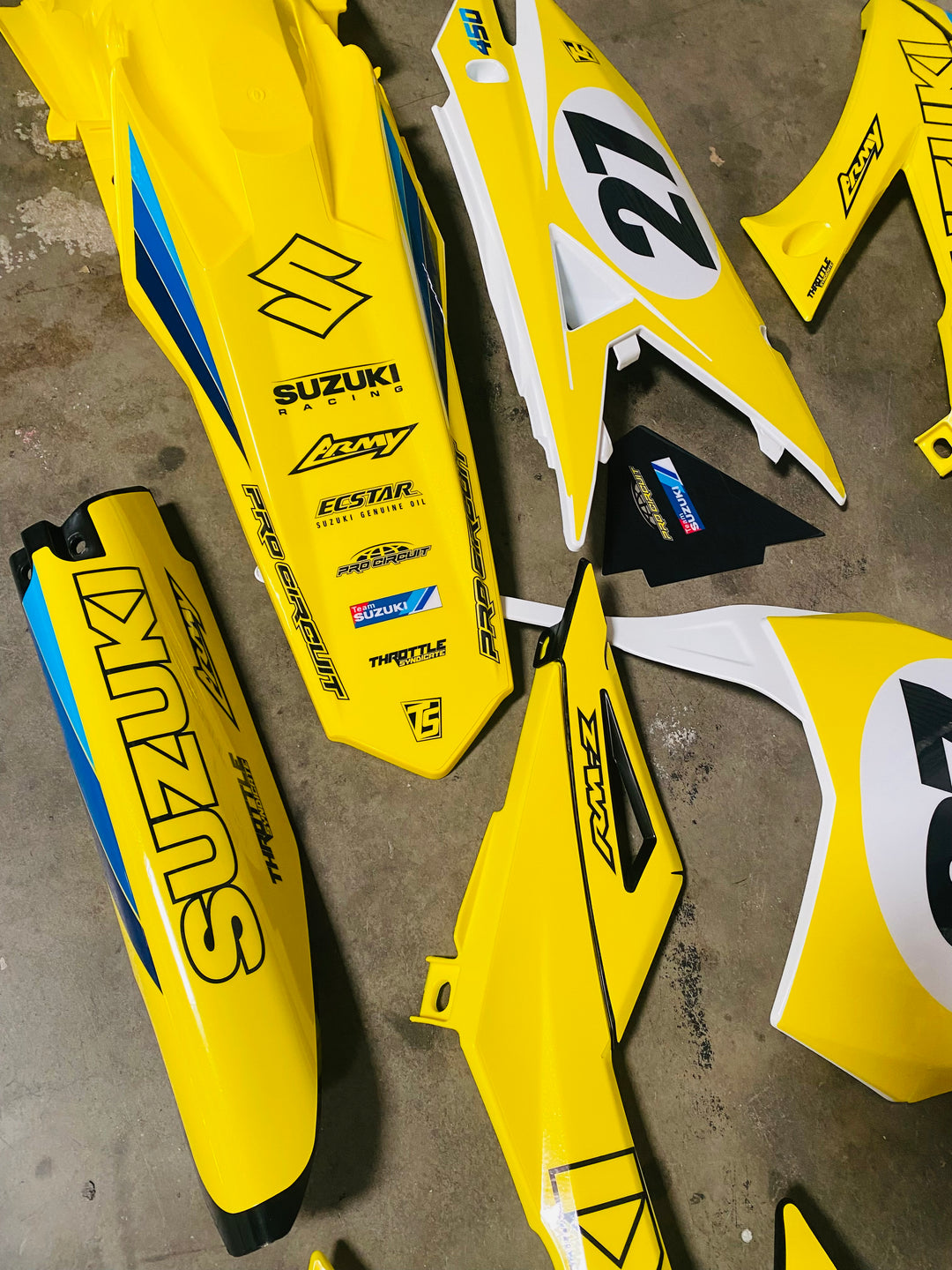GRAPHICS AND PLASTIC SUZUKI 2019-2026 RMZ250 2018-2026 RMZ450 RM-Z