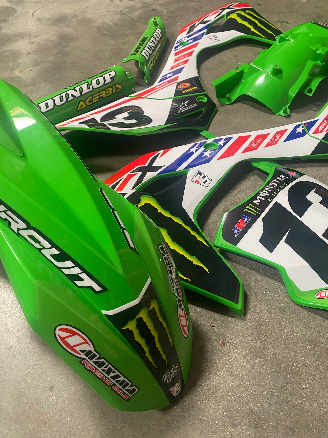 GRAPHICS AND PLASTIC KAWASAKI KX250 KX450 KX450SR KXF PRO CIRCUIT