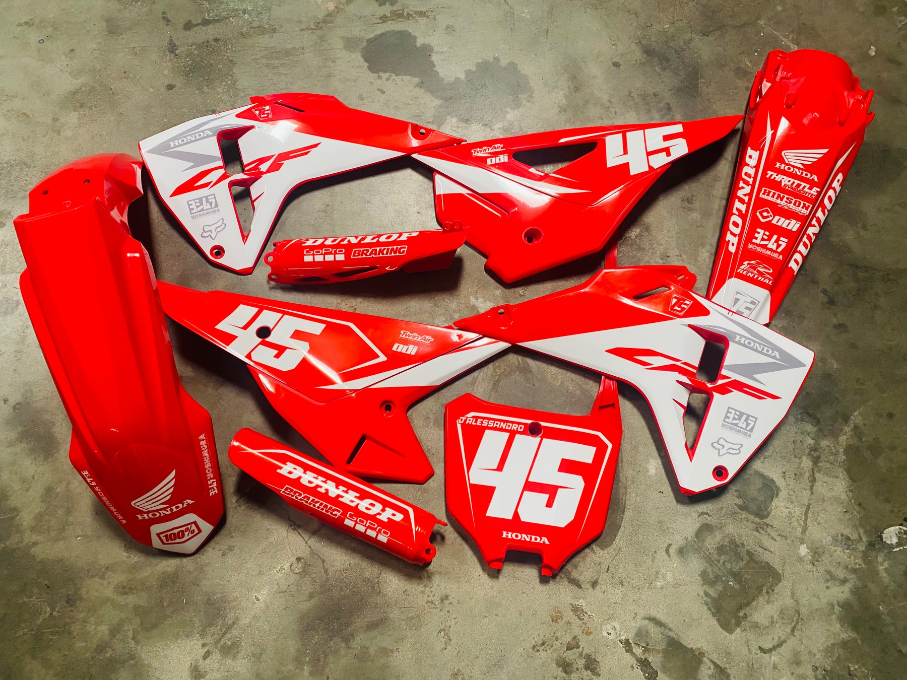 GRAPHICS AND PLASTIC HONDA 2025-2026 CRF250R CRF450R AERO GRAPHIC