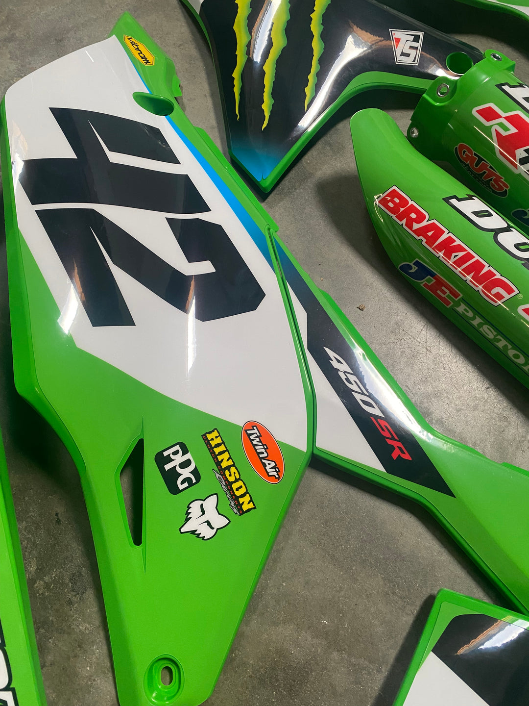 GRAPHICS AND PLASTIC KAWASAKI KX250 KX450 KX450SR KXF PRO CIRCUIT