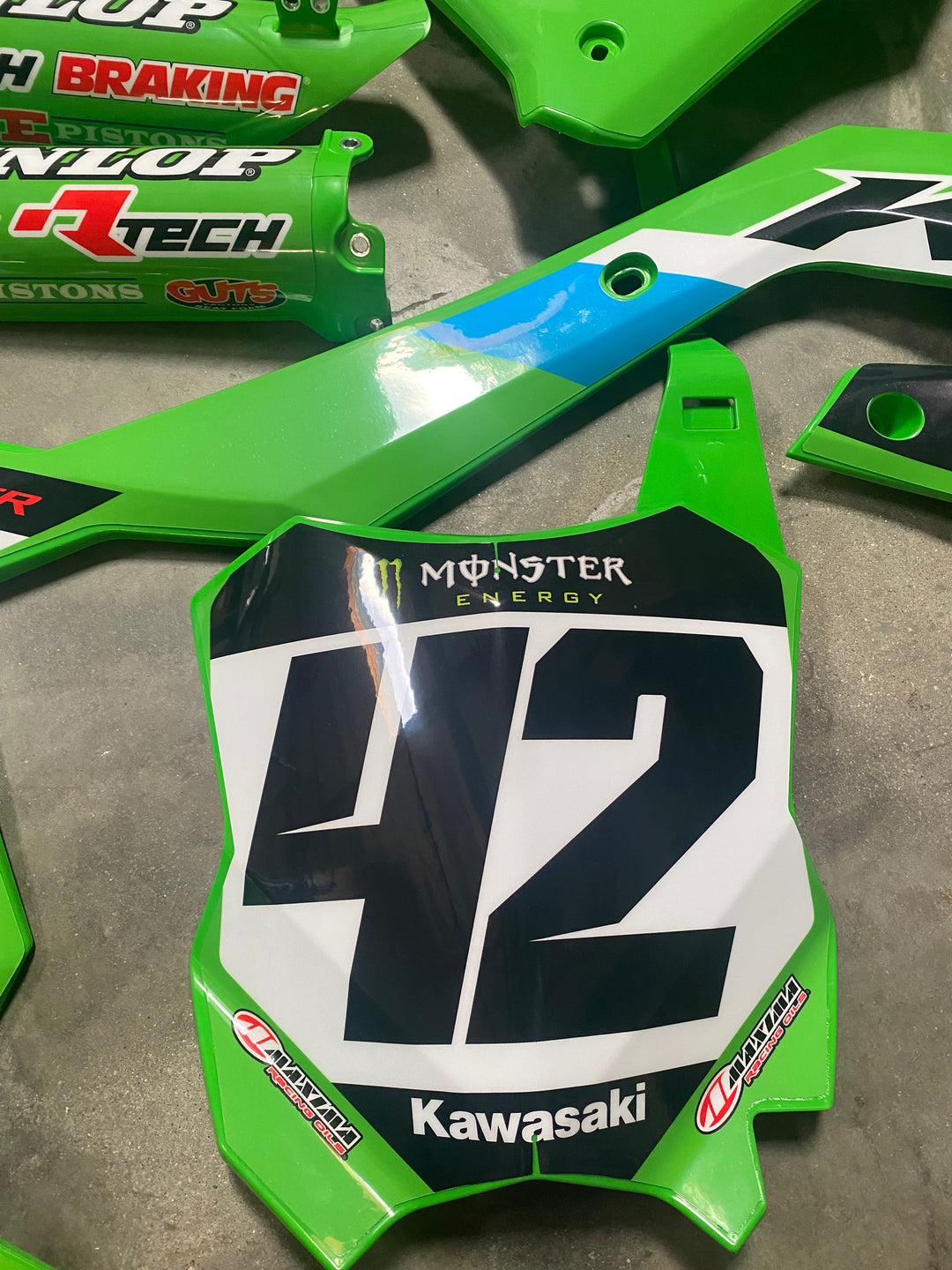 GRAPHICS AND PLASTIC KAWASAKI KX250 KX450 KX450SR KXF PRO CIRCUIT