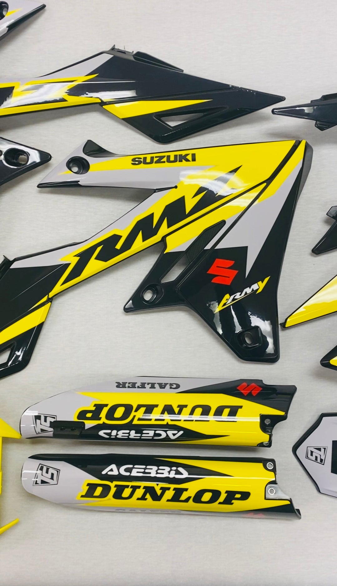 GRAPHICS AND PLASTIC SUZUKI 2019-2026 RMZ250 2018-2026 RMZ450 RM-Z