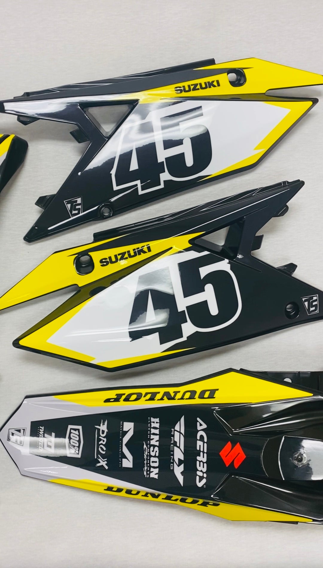 GRAPHICS AND PLASTIC SUZUKI 2019-2026 RMZ250 2018-2026 RMZ450 RM-Z