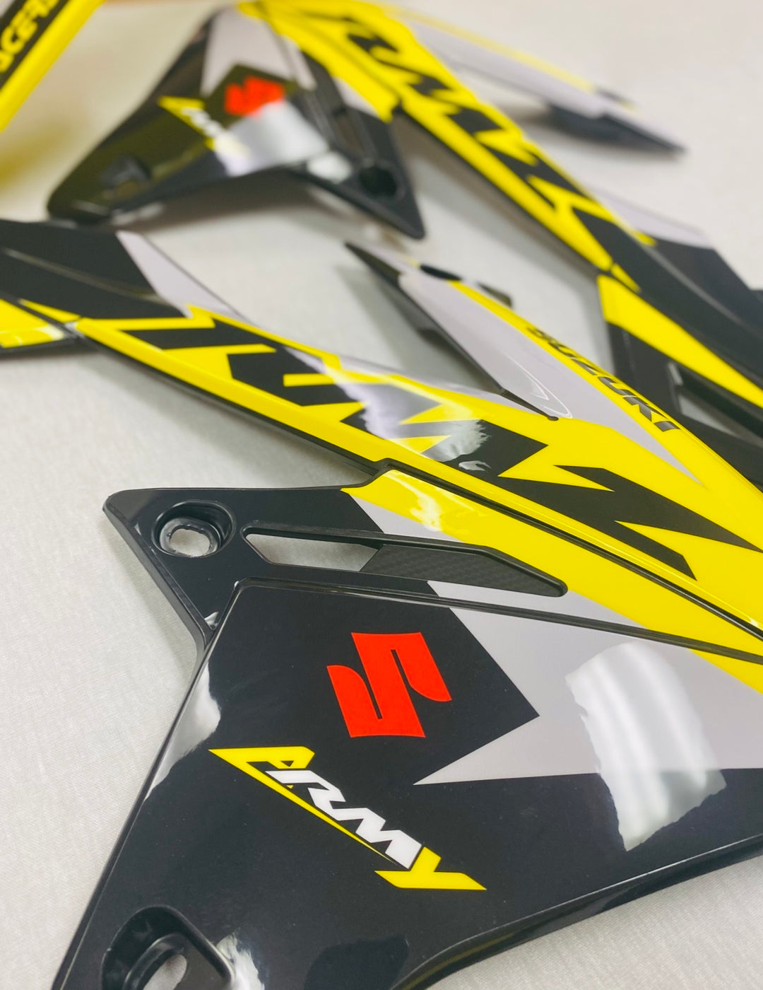 GRAPHICS AND PLASTIC SUZUKI 2019-2026 RMZ250 2018-2026 RMZ450 RM-Z