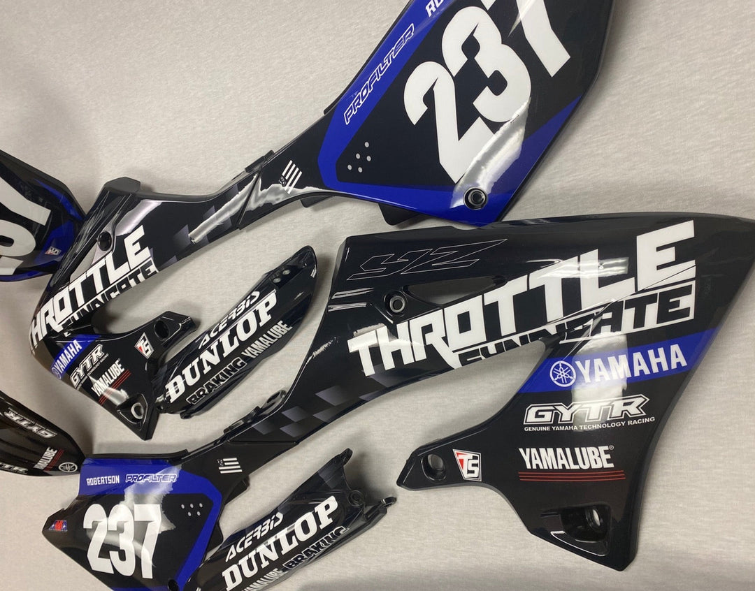 Simple集中 GRAPHICS AND PLASTIC YAMAHA 2022-2026 YZ125 YZ250 TS TEAM GRAPHIC