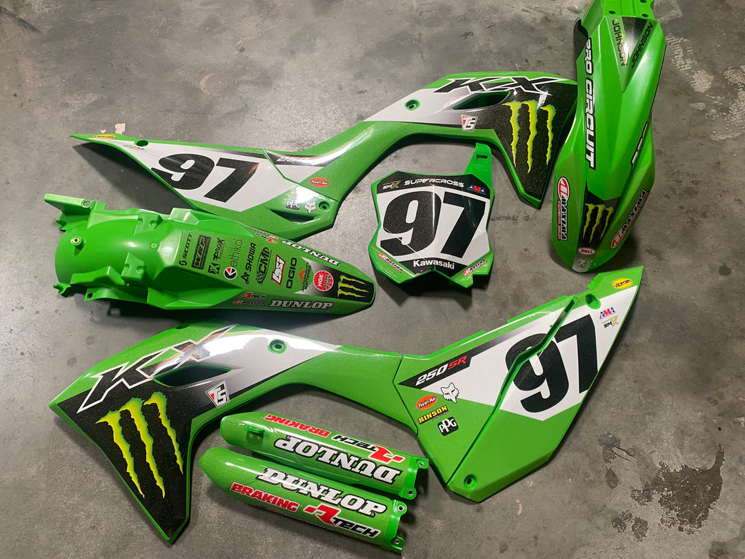k*3様 【新品】25-26REW REALITY MtBC ULTRA LIG GRAPHICS AND PLASTIC KAWASAKI 2025-2026 KX250 KX250SR KXF PRO