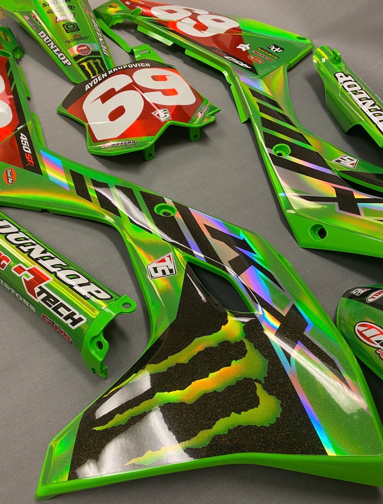GRAPHICS AND PLASTIC KAWASAKI 2024-2026 KX450 KX450SR KXF PRO