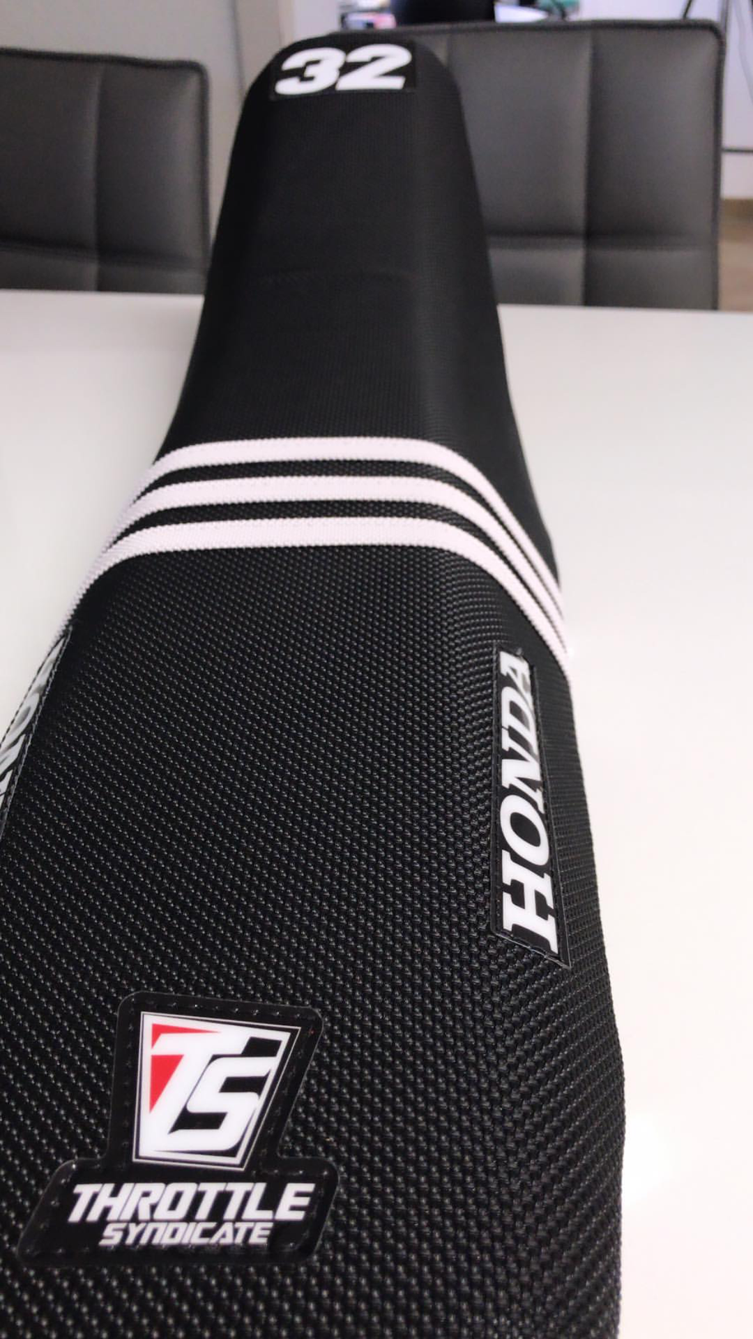HONDA 3 RIB FACTORY ISSUE SEAT COVER - BLACK – Throttle Syndicate