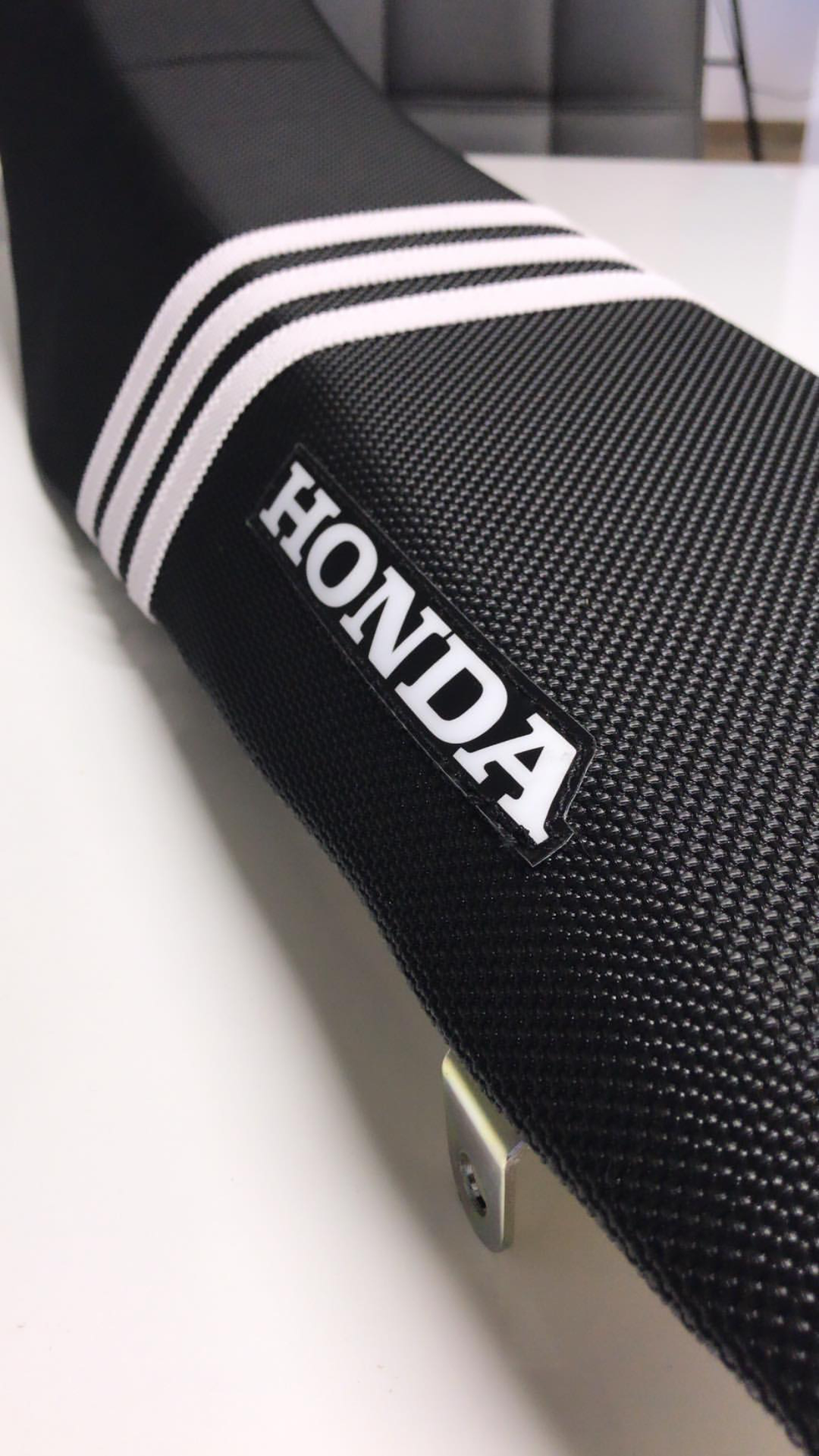 HONDA 3 RIB FACTORY ISSUE SEAT COVER - BLACK – Throttle Syndicate