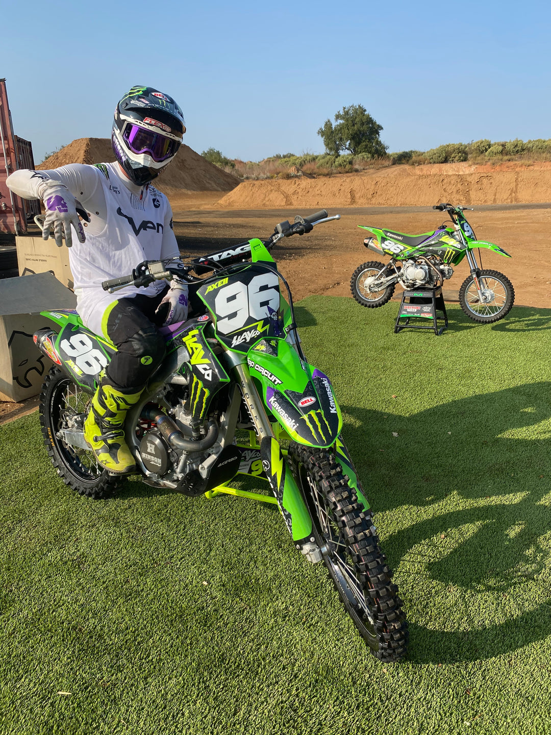 AXELL HODGES KAWASAKI FACTORY ISSUE GRIP SEAT COVER – Throttle