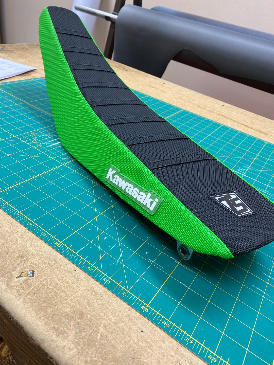 PRO CIRCUIT / TEAM GREEN FACTORY ISSUE GRIP SEAT COVER - 2022