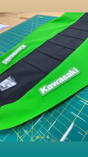 PRO CIRCUIT / TEAM GREEN FACTORY ISSUE GRIP SEAT COVER - 2022